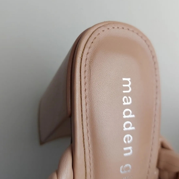 Madden girl womens heels open toe Sandals mule brawn size 6.5M - Picture 5 of 6